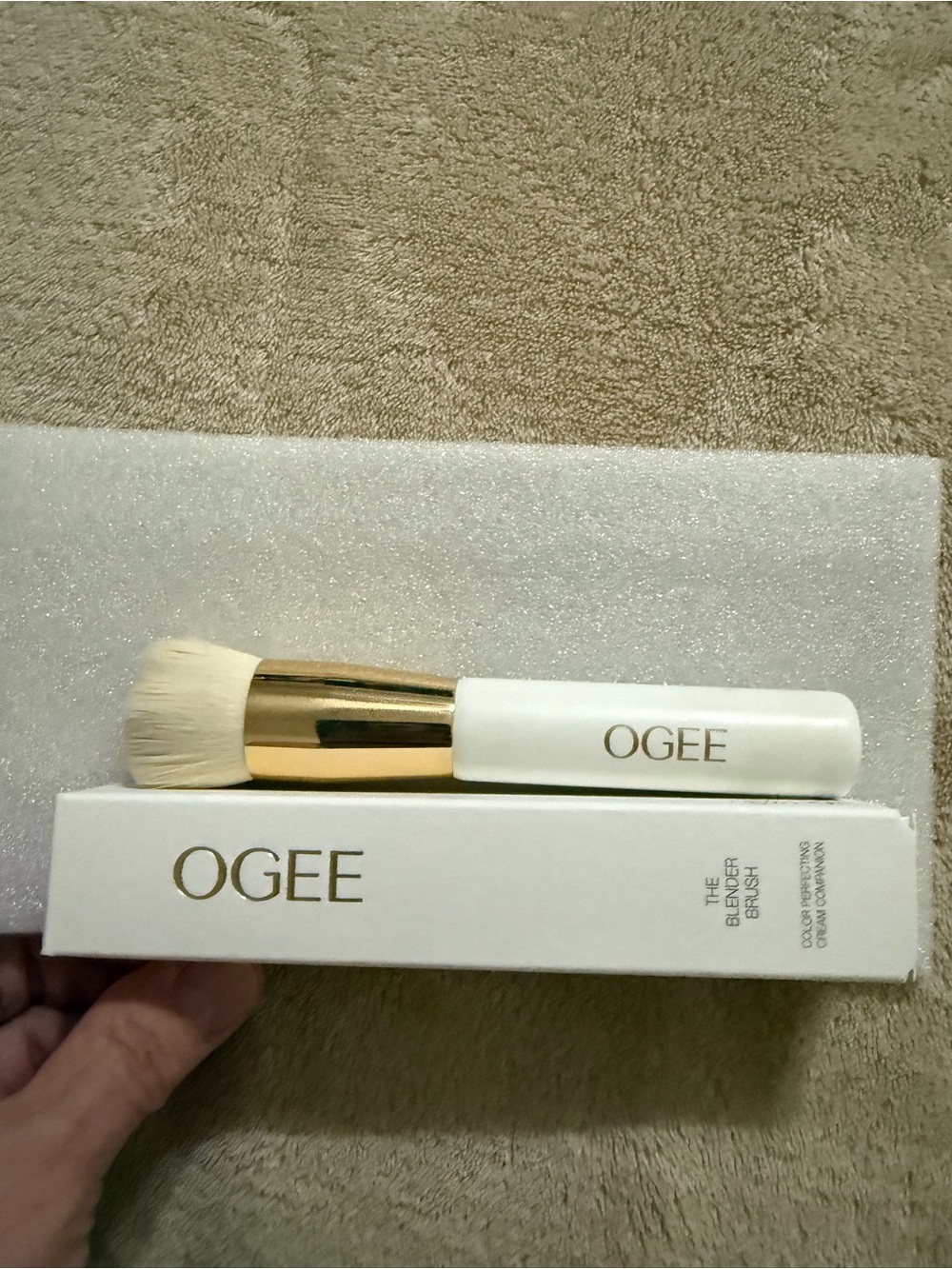 OGEE White & Gold Makeup Brush - The Blender Brush